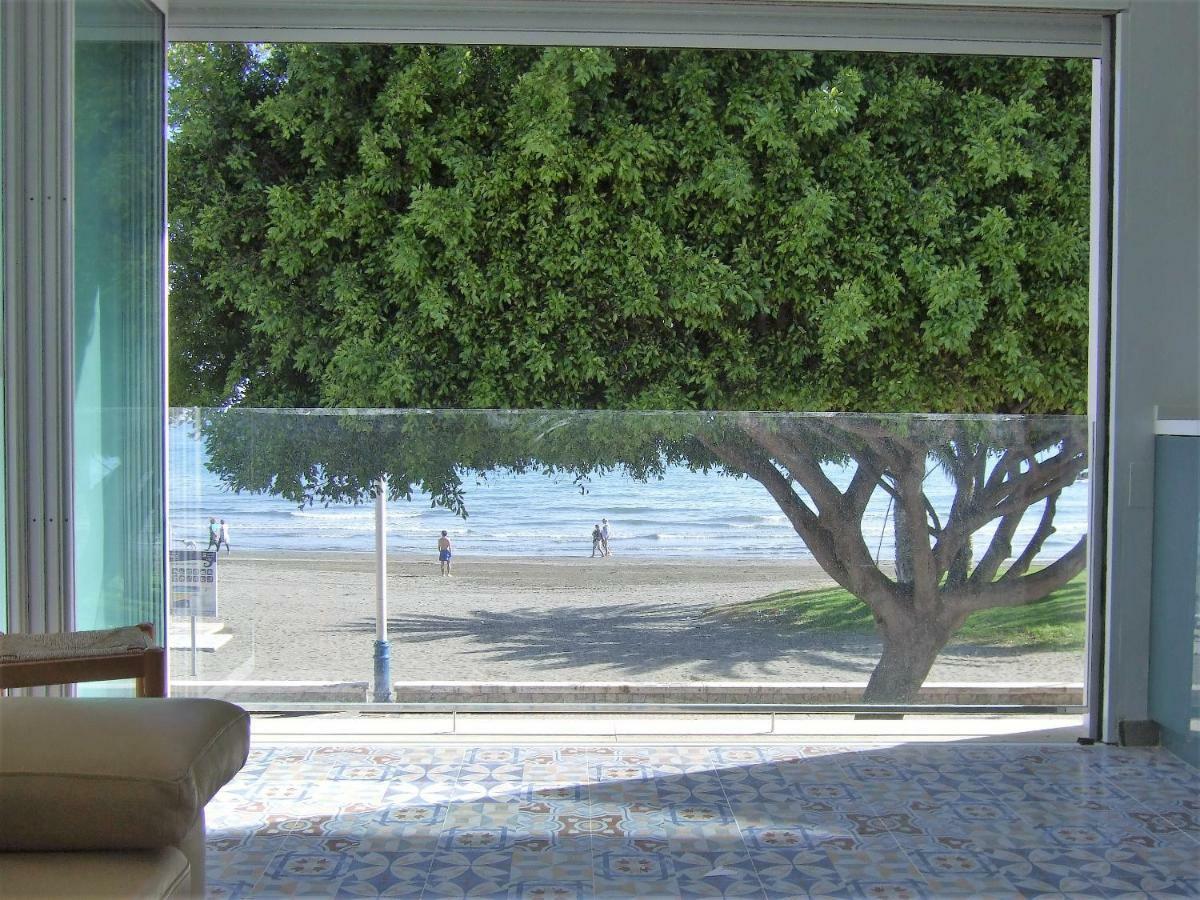 Beachfront House Малага Экстерьер фото